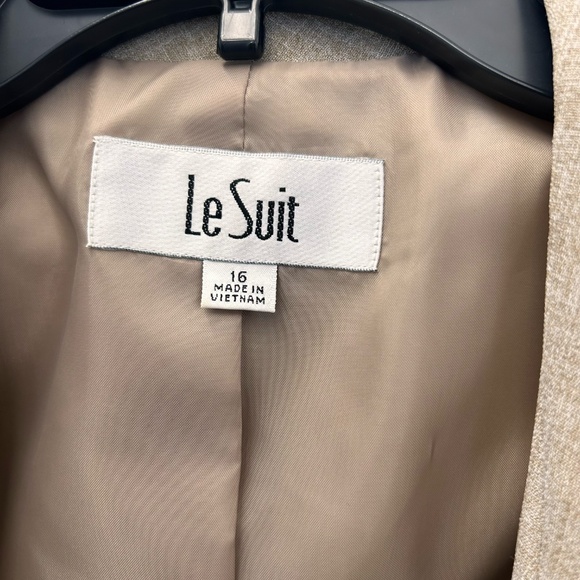 Le Suit Women's Beige Two-piece Skirt Suit - Picture 2 of 3